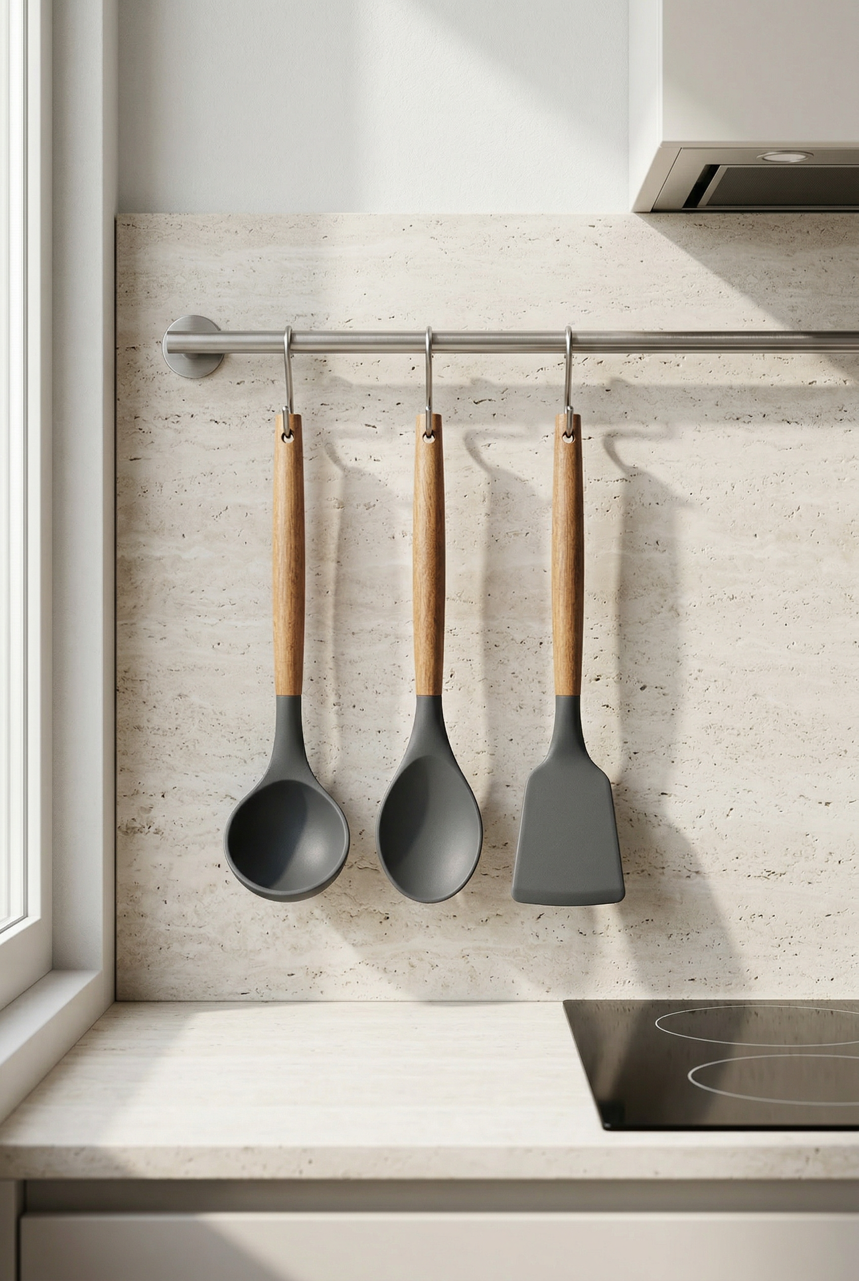 3’lü Silikon Servis Seti – Kepçe, Kaşık ve Spatula (Bambu Saplı) - SİYAH