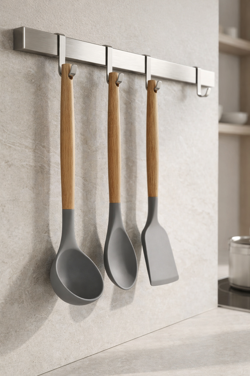 3’lü Silikon Servis Seti – Kepçe, Kaşık ve Spatula (Bambu Saplı) - GRİ